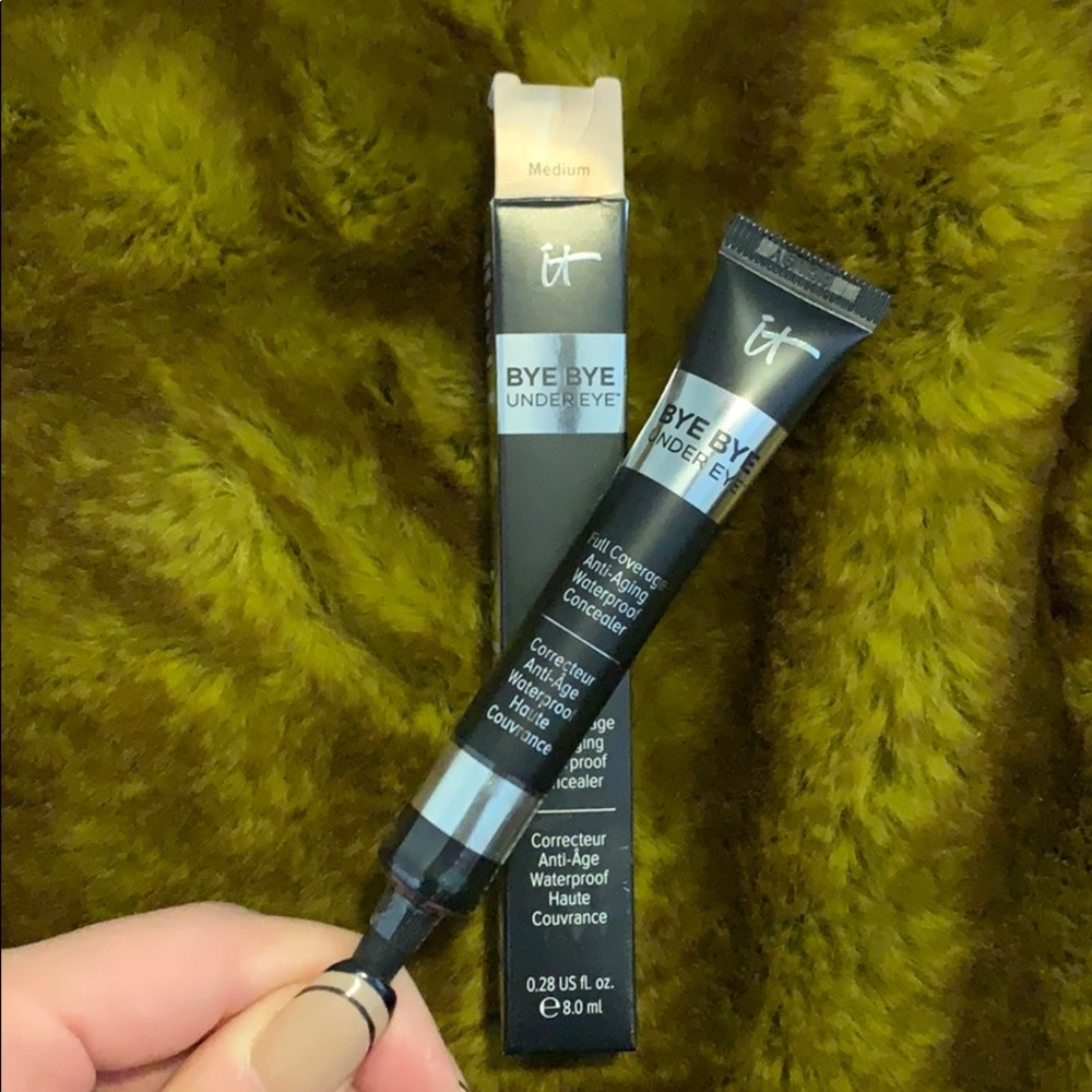 IT Cosmetics Bye Bye Under Eye - Medium